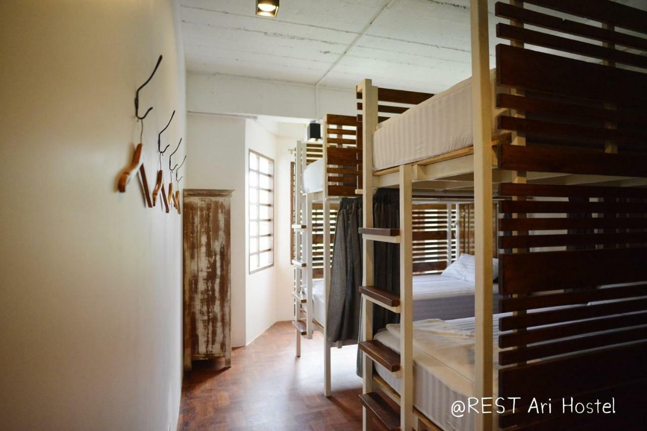 Rest Ari Boutique Hostel Bangkok Exteriör bild