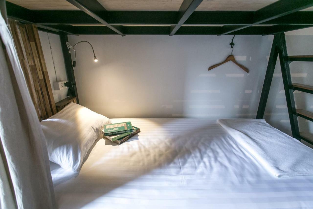 Rest Ari Boutique Hostel Bangkok Exteriör bild
