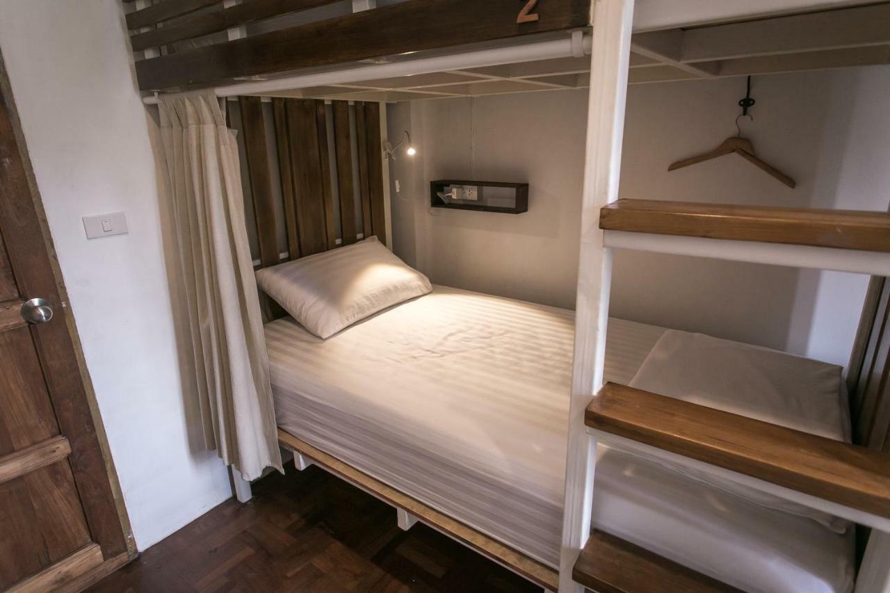 Rest Ari Boutique Hostel Bangkok Exteriör bild