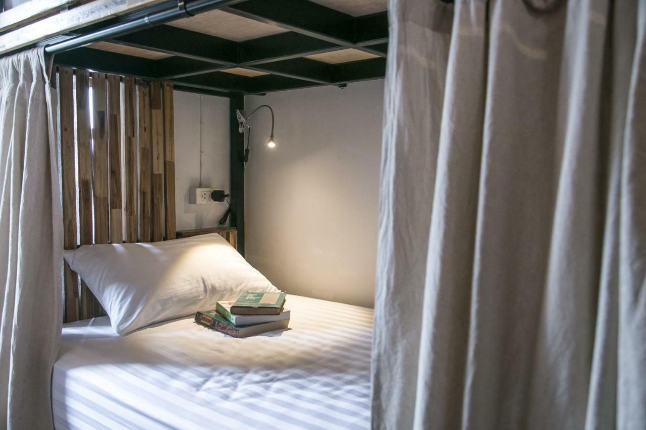 Rest Ari Boutique Hostel Bangkok Exteriör bild