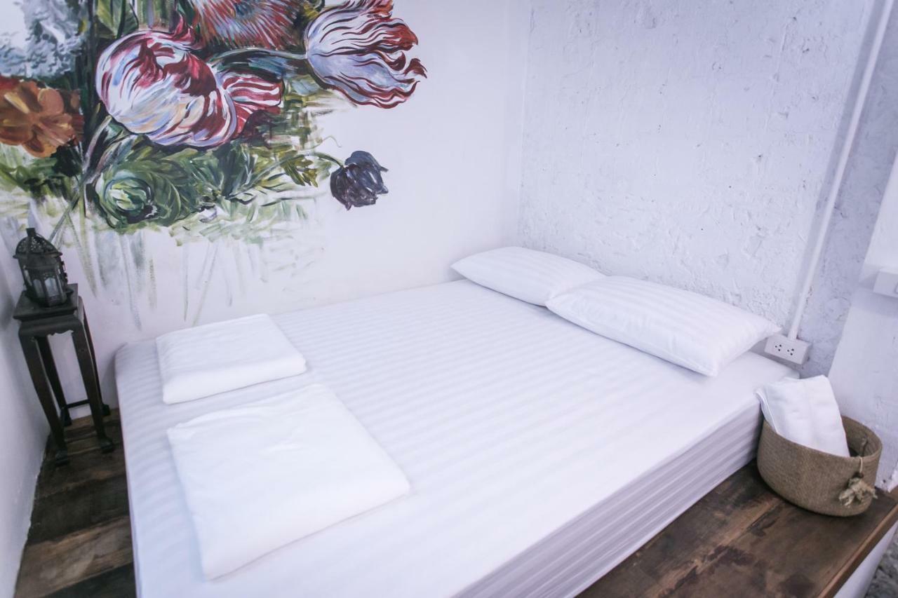 Rest Ari Boutique Hostel Bangkok Exteriör bild